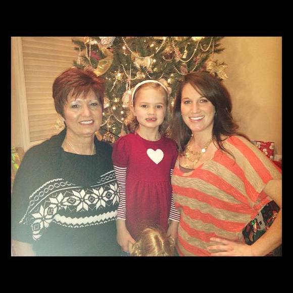 Meet your Posher, Nicole - Picture 1 of 1